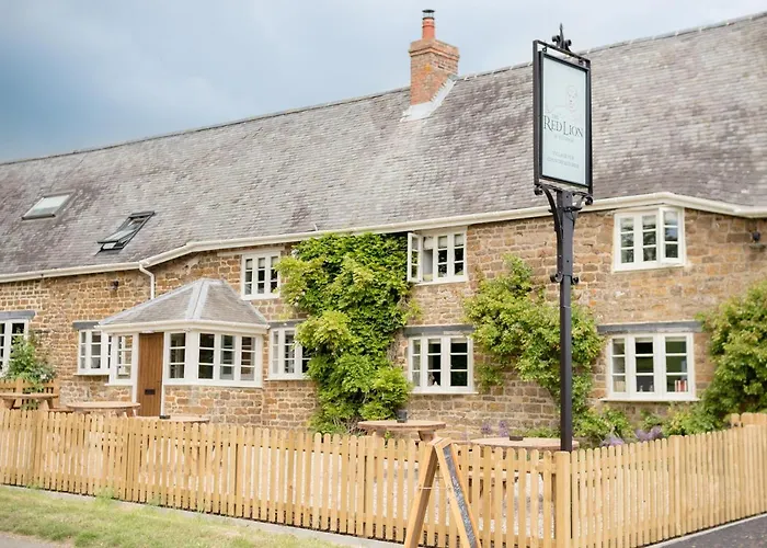 The Red Lion At Hellidon