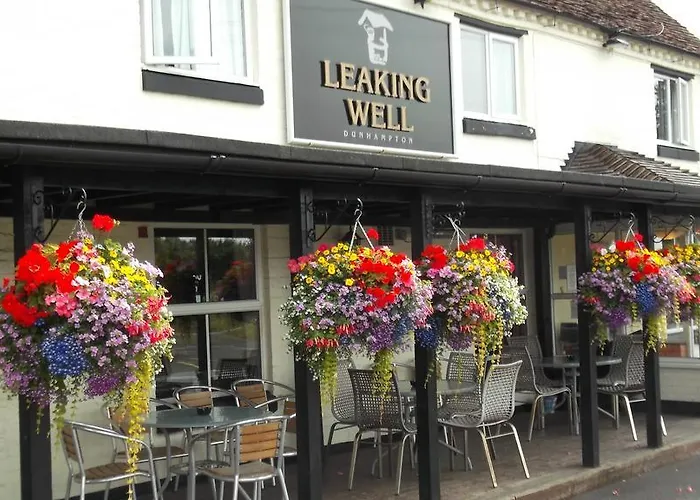 The Leaking Well Bed & Breakfast Dunhampton