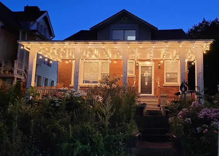 Serene Niagara Inn