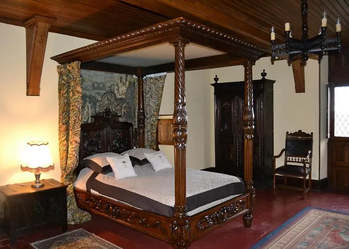 Château de Peufeilhoux Vallon-en-Sully