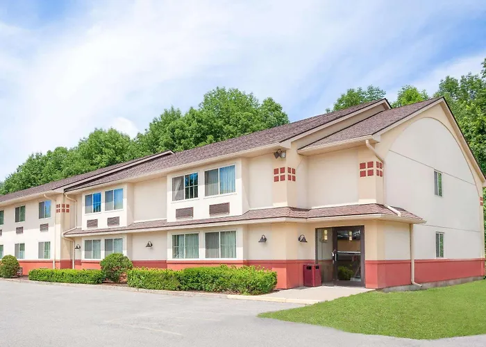 Super 8 By Wyndham Oneonta/Cooperstown