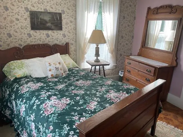 Mcindoe Falls Inn