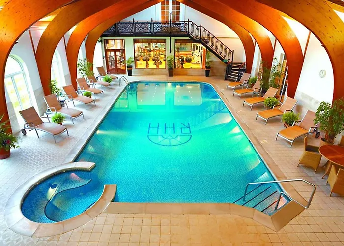 Rowton Hall Hotel And Spa