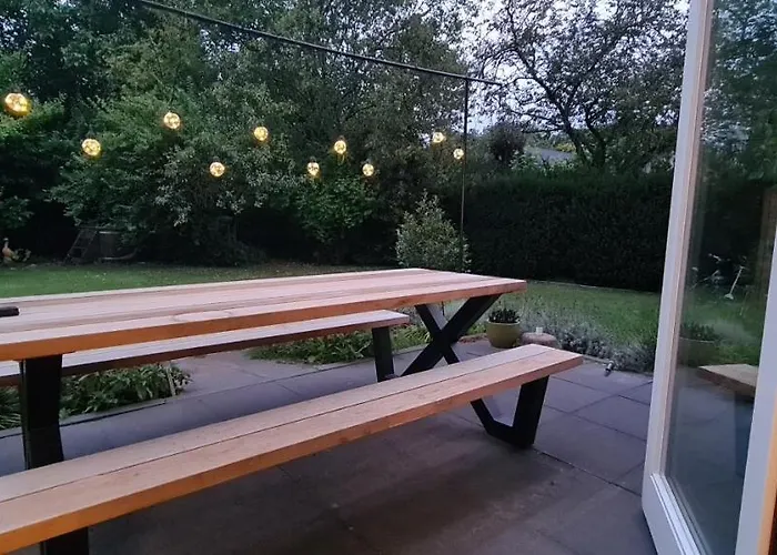 Bij Ons Naast Bed and Breakfast Nuenen