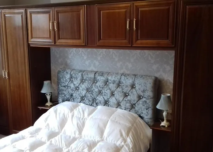 Lansdown House Bed & Breakfast