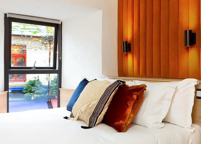 The Snug Townhouse