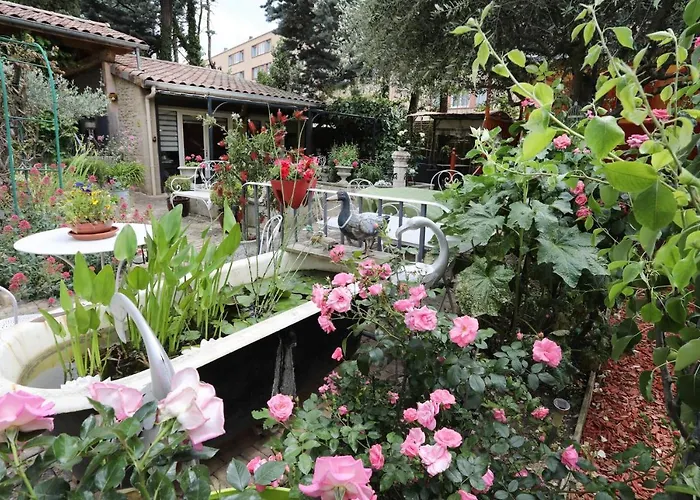 Maison d'Hôtes et Roulotte Le 6 Bis Romans-sur-Isère