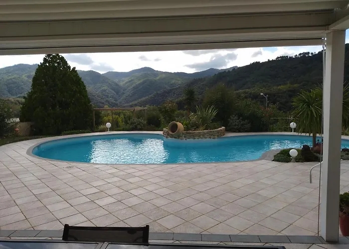 Bed and Breakfast les petites roches à Saint-Fortunat-sur-Eyrieux