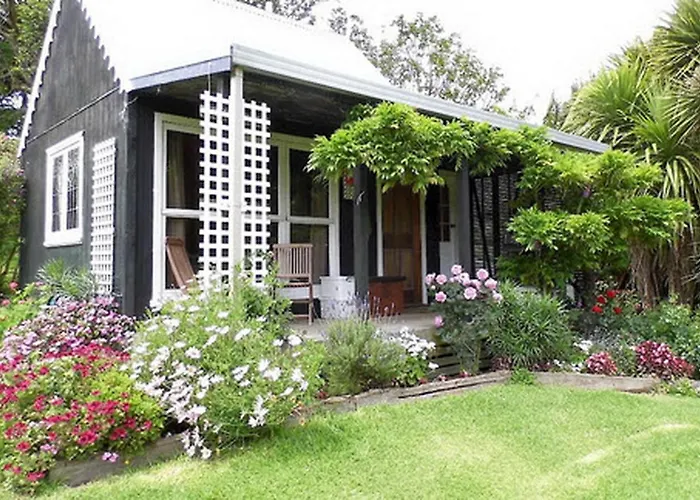 Warm Earth Cottages