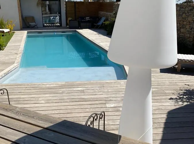 Bed and Breakfast le pool house à Nîmes