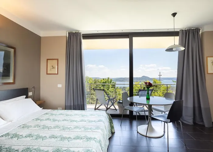 La Torretta Studios & Suite Lesa