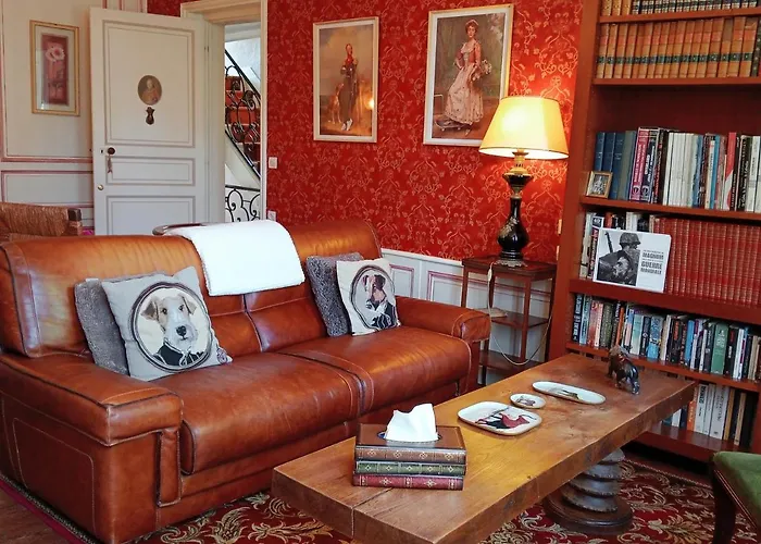 Logis Les Remparts Bed & Breakfast Bayeux