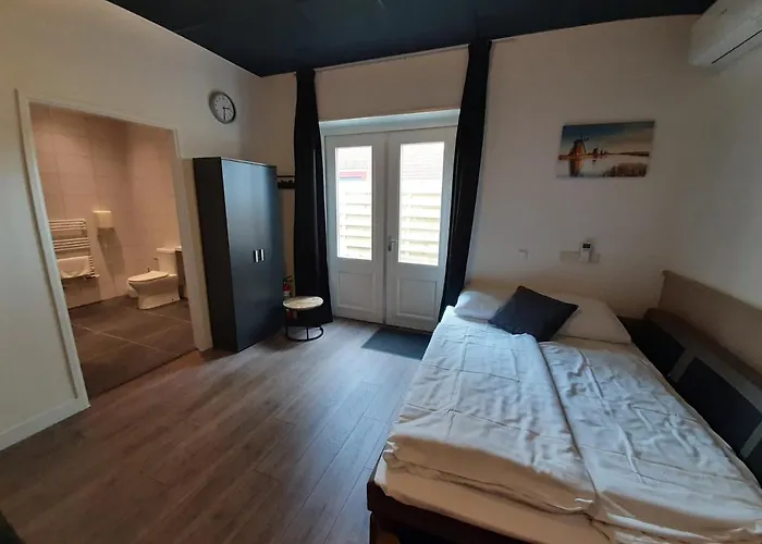 De Vier Linden Bed and Breakfast Vierlingsbeek