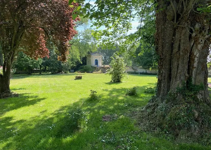 Bed and breakfast Le Castel de Bréhémont
