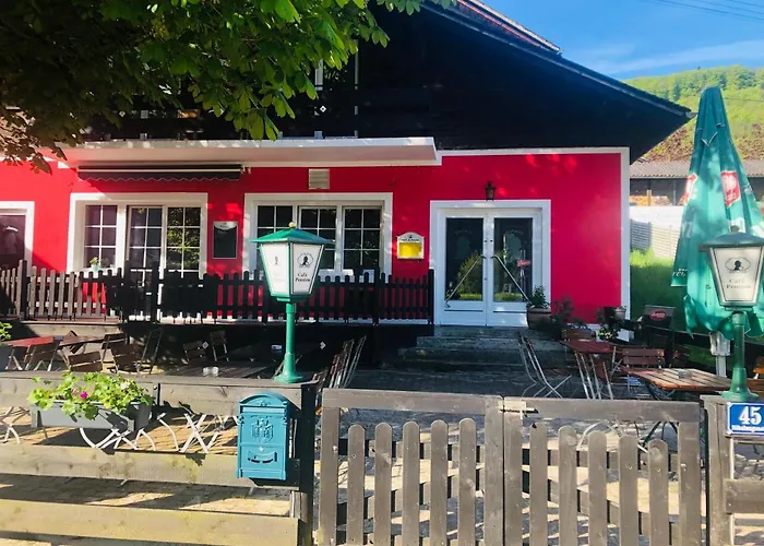 Holmes Cafe & Pension Engelhartszell