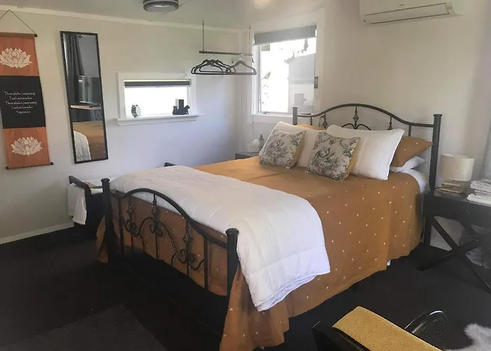 Orange Tree Cottage - Garden Hideaway Whanganui