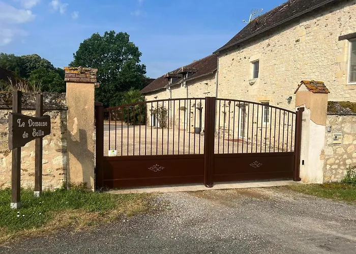 Le Domaine De Bella Bed and Breakfast Dange-Saint-Romain