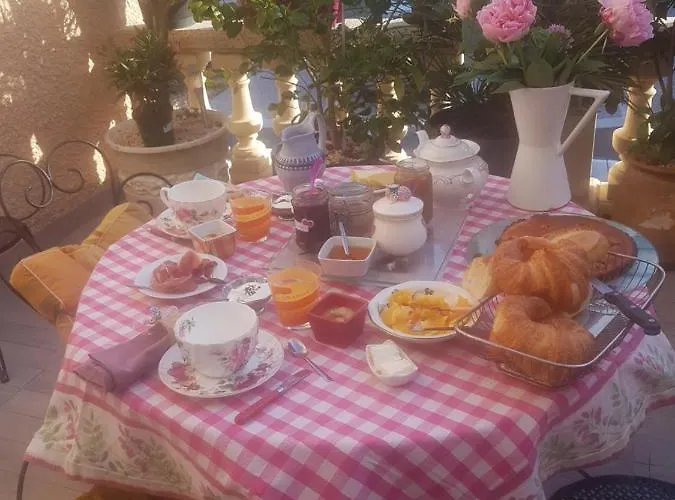 Chambre d'hôtes chez Claude Bardou Lacrouzette