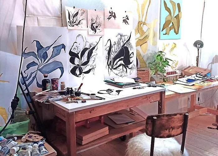 Chambre dans atelier d'artiste Le Mans