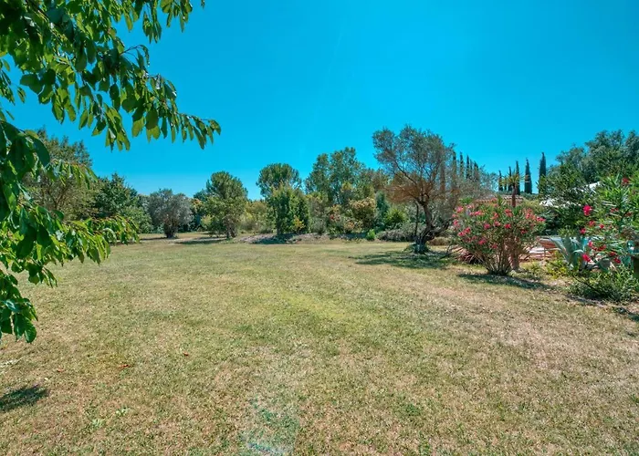 Le Domaine Du Printemps Bed and Breakfast Monteux