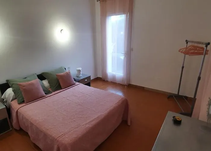 Chez Isabelle Bed & Breakfast Luri