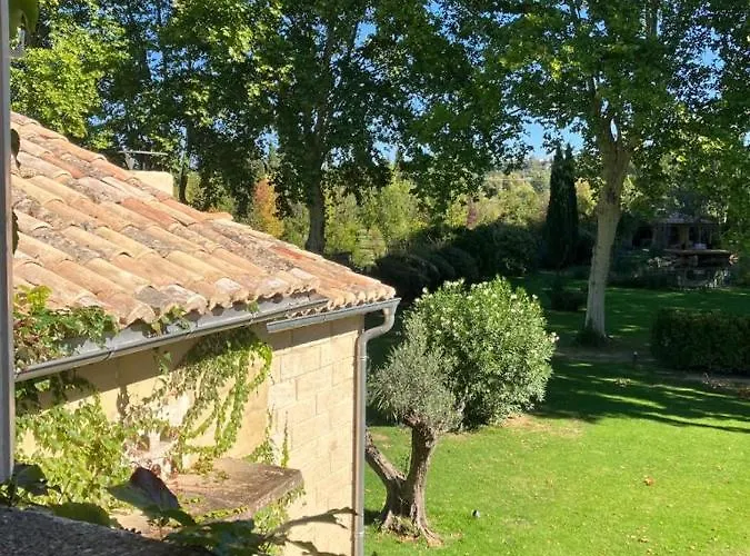 Manoir Des Sources Bed and Breakfast Uzès