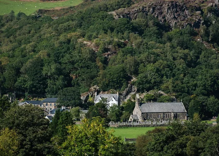 Ty Afon - River House
