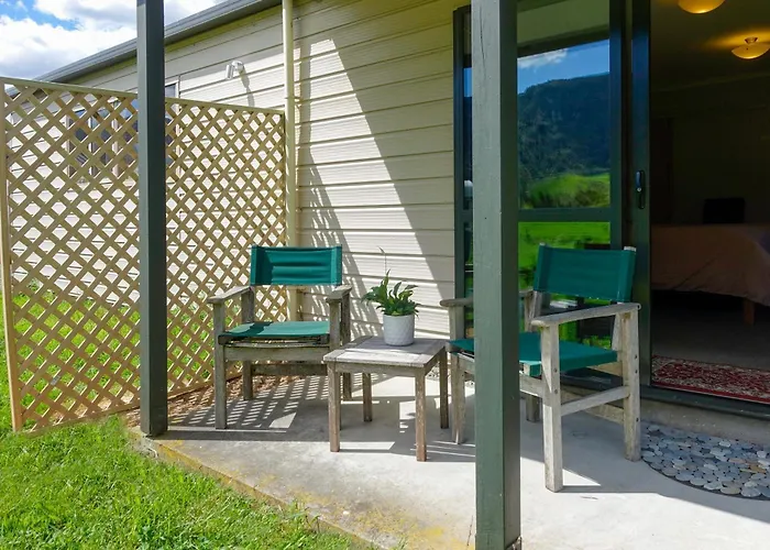 Astelia Lodge