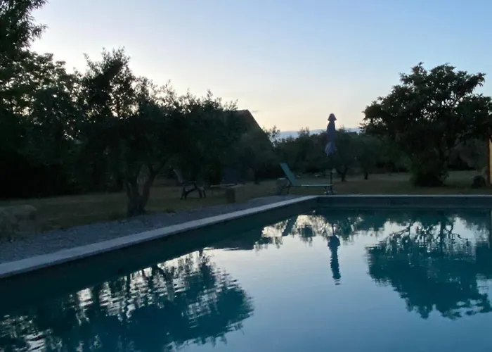 Bed and Breakfast le Nomade en Provence à Bouchet 