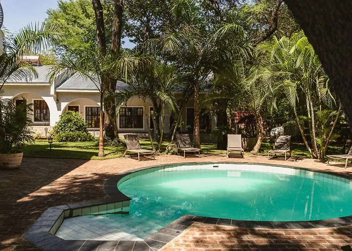 Jacaranda Lodge Victoria Falls