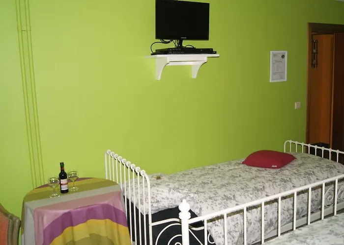 Fleurs-Sauvages Bed and Breakfast Hebronval