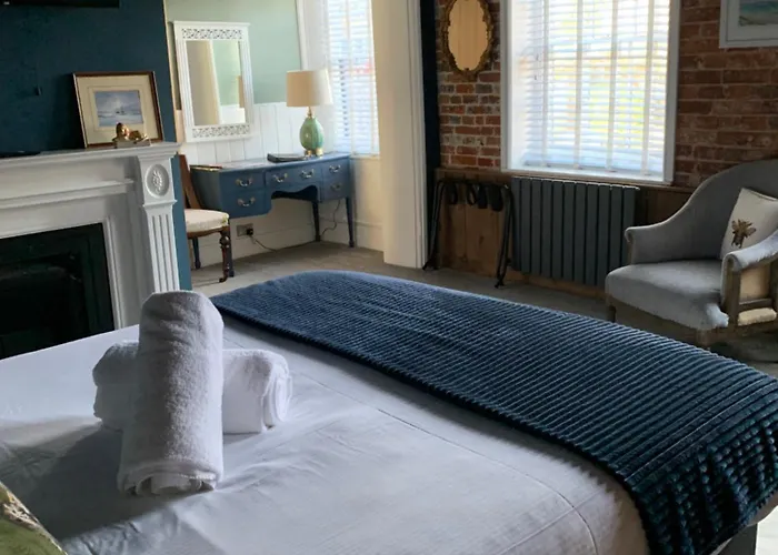 The Lazy Lion Bed & Breakfast Milford on Sea
