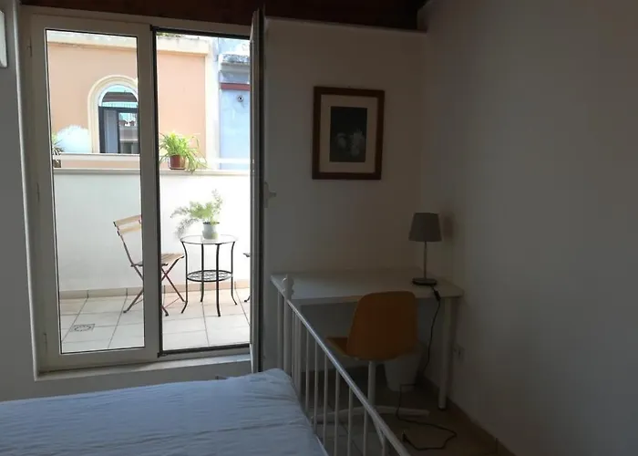 Benedetto Cairoli Guest House