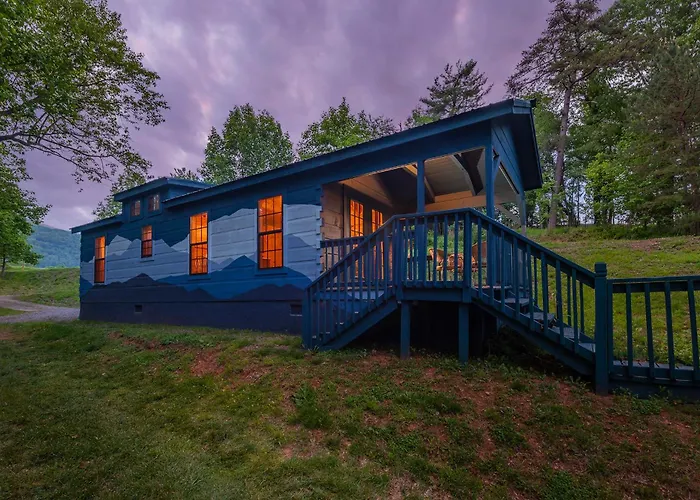 Engadine Inn And Cabins Candler