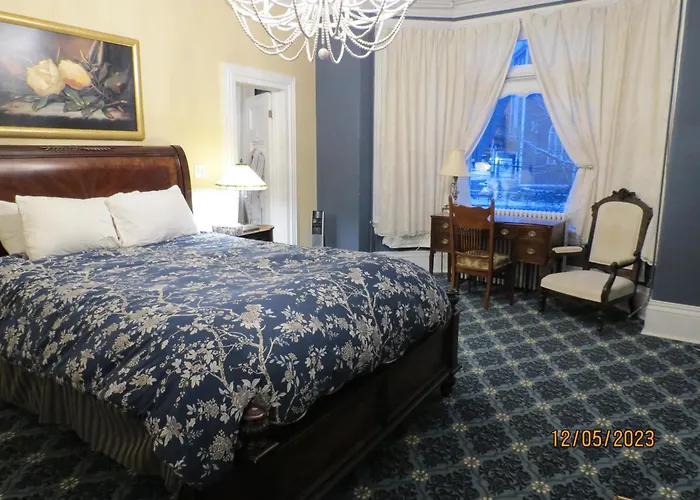 The Roses Heritage Inn