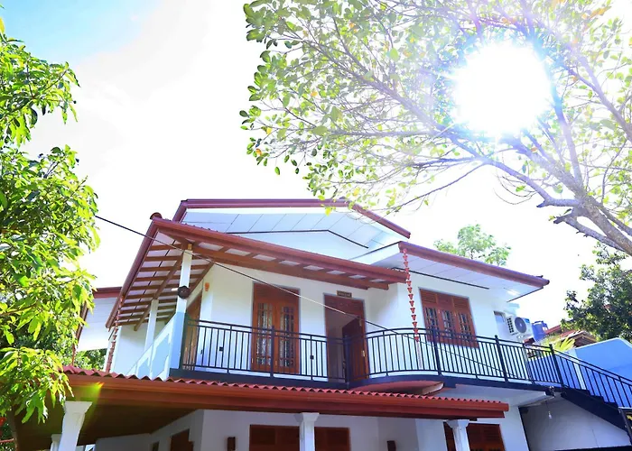 Dinsara Pearl Villa Weligama