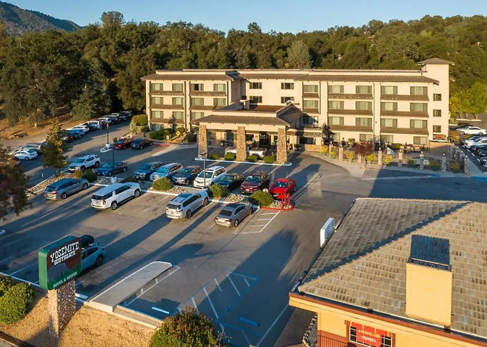 Yosemite Southgate Hotel & Suites