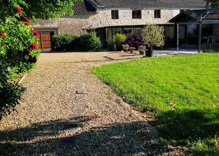 Le Grand Chemin De La Vie Bed & Breakfast Montcaret