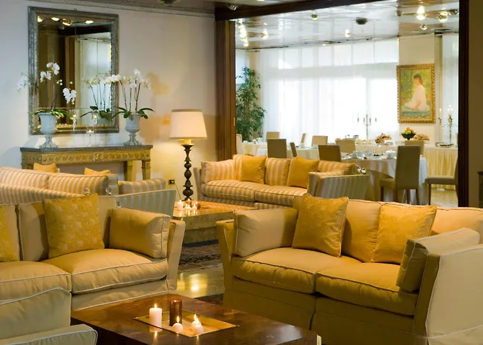Mini Palace Hotel