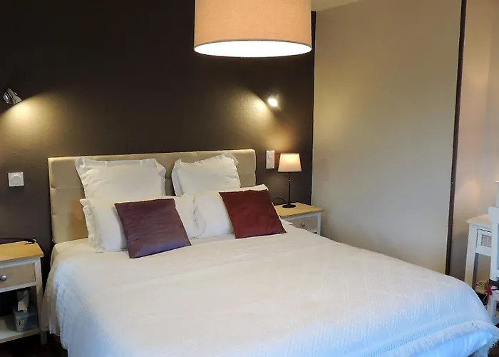 Le Jardin Du Puits Bed & Breakfast Longueville 