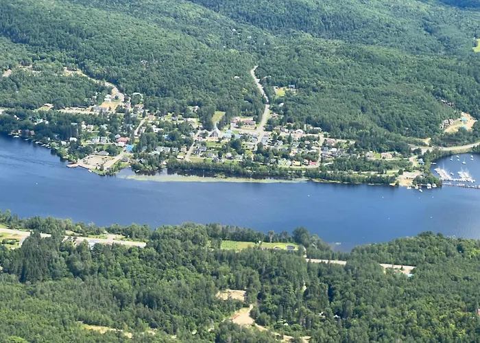 Chambres dans Chalet Vue sur la Riviere Spa ,près du Parc National de la Mauricie Grandes Piles