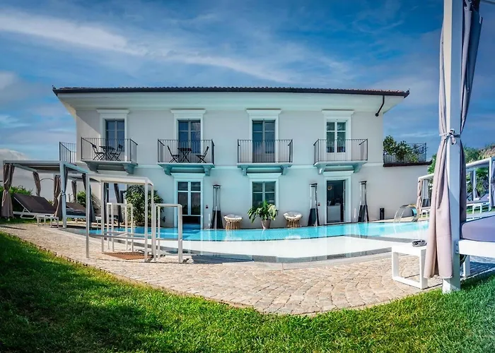 Villa Nonna Cicci Boutique Hotel - Spa Cisterna dʼAsti