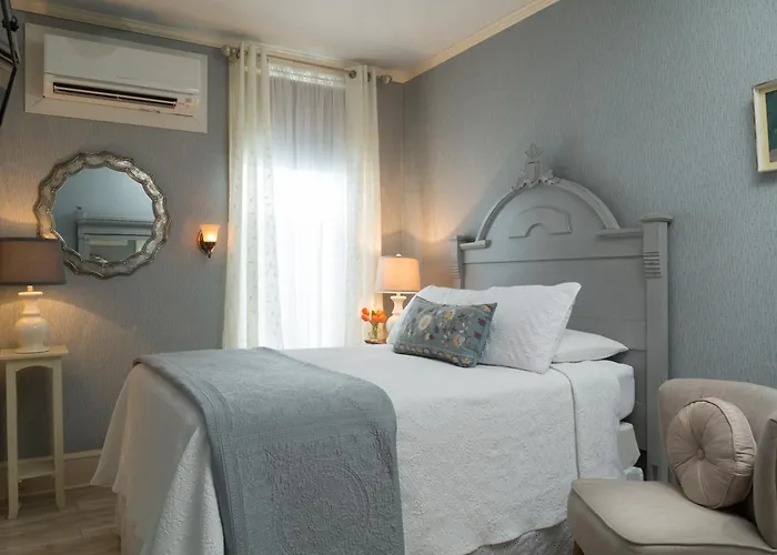 The Carroll Villa Hotel