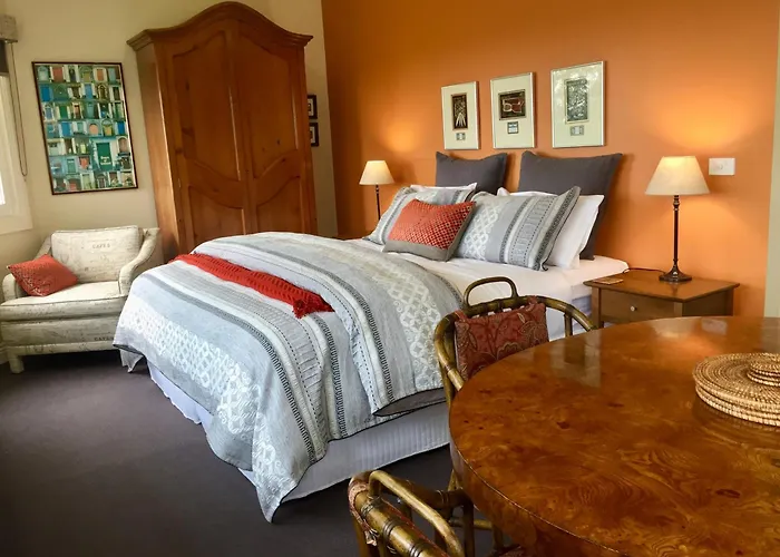 Llarrinda Bed & Breakfast