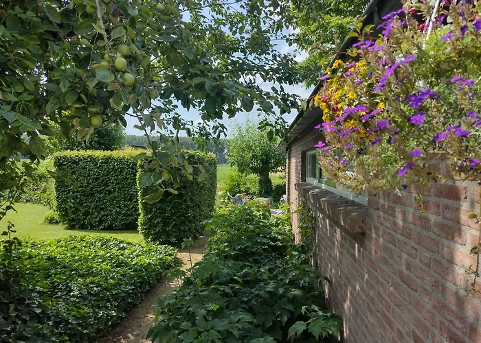 Holiday Cottage De Garage Inn