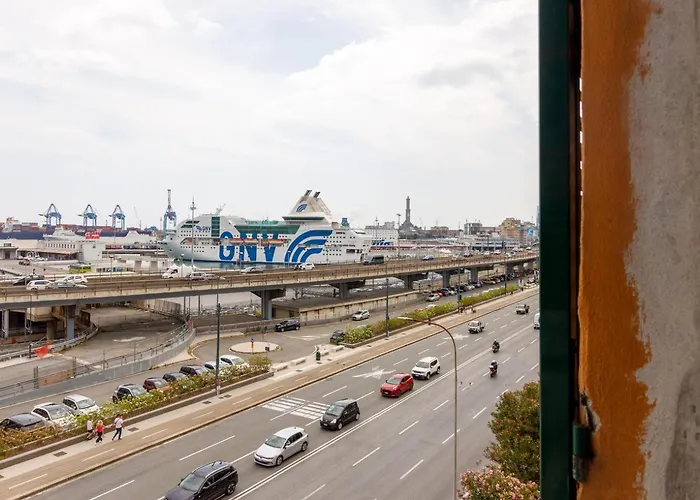 Al Fronte Del Porto