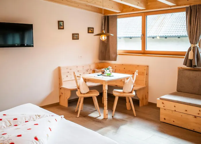 Bed and Breakfast Garni Stuebele Tirolo