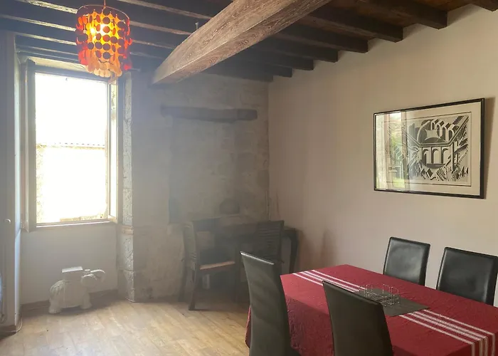 CHEZ SOPHIE -Chambres d’hôtes, Gîte et Gîte équestre Clermont-Dessous