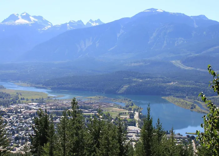 Alpenrose Revelstoke Bed & Breakfast