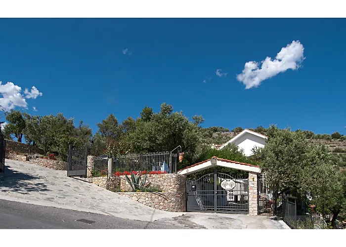 Bed and Breakfast Tra Gli Ulivi Pietra Ligure